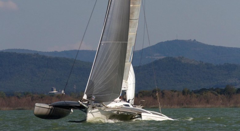 Тримаран парусный