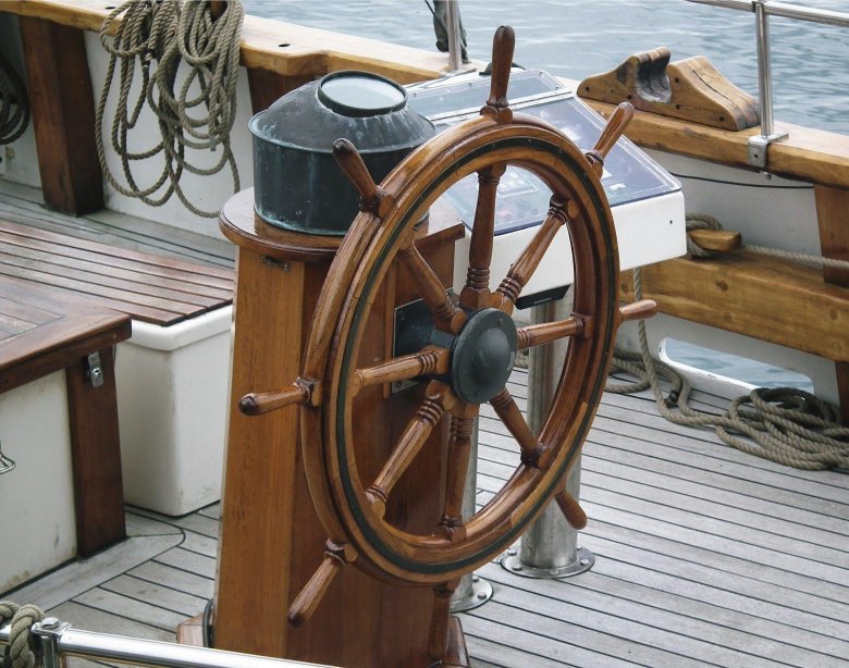 Штурвал на корабле