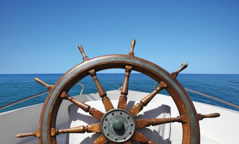 Руль у корабля