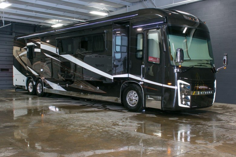 Entegra coach anthem