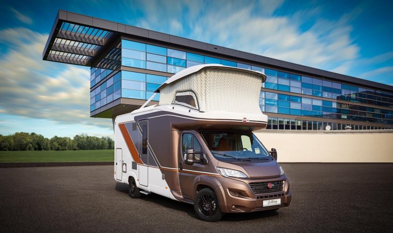 Альковный автодом