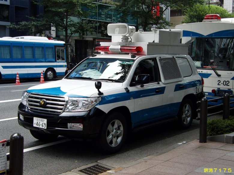 Японские полицейские автомобили