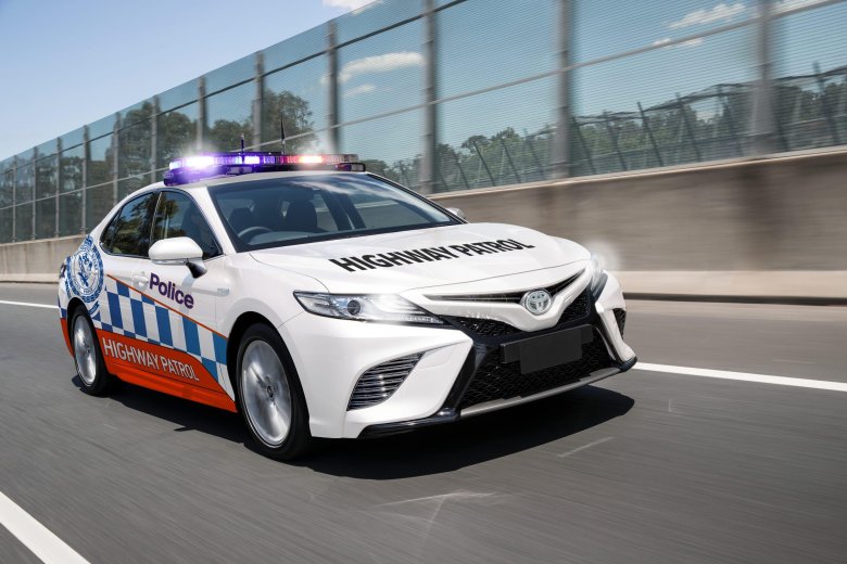 Тойота камри полиция