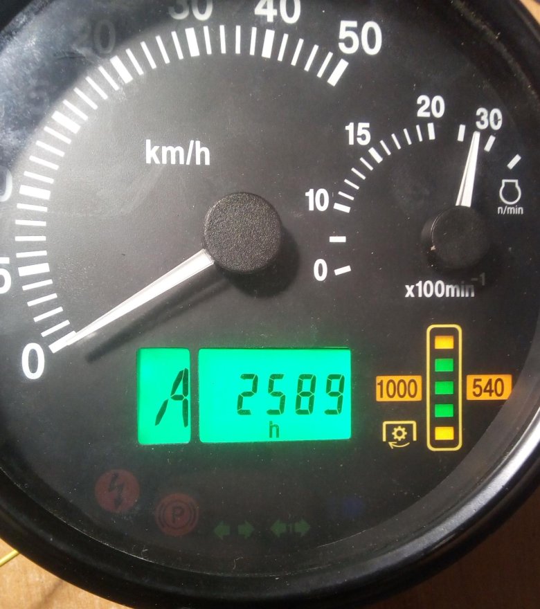 Моточасы на тракторе