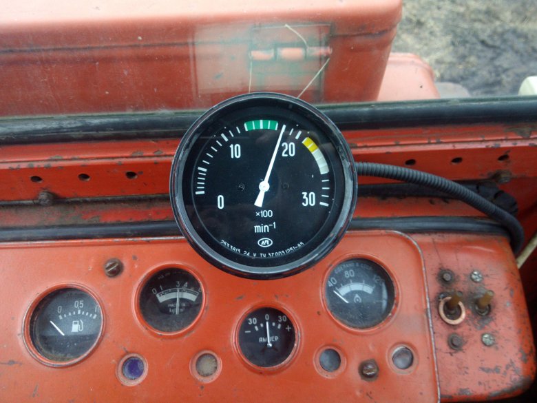 Приборная панель управления трактора т150