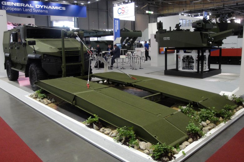 Автомобиль mowag eagle 5