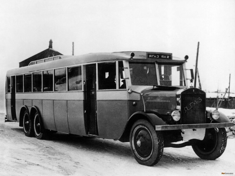 Первые автобусы