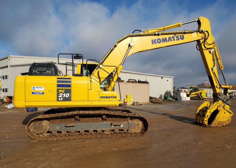 Экскаватор комацу