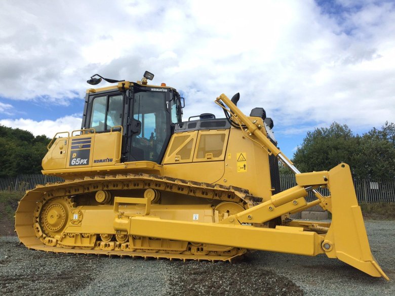 Бульдозер komatsu d65