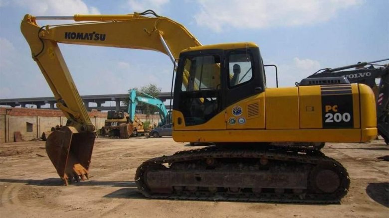Экскаватор коматсу pc200