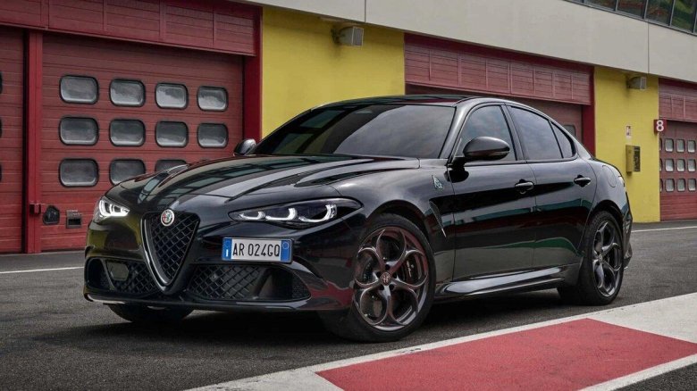 Alfa romeo giulia черная