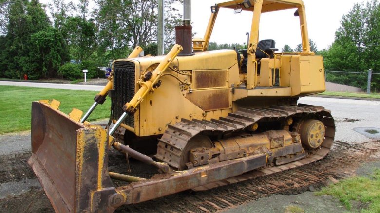 Катерпиллер трактор гусеничный