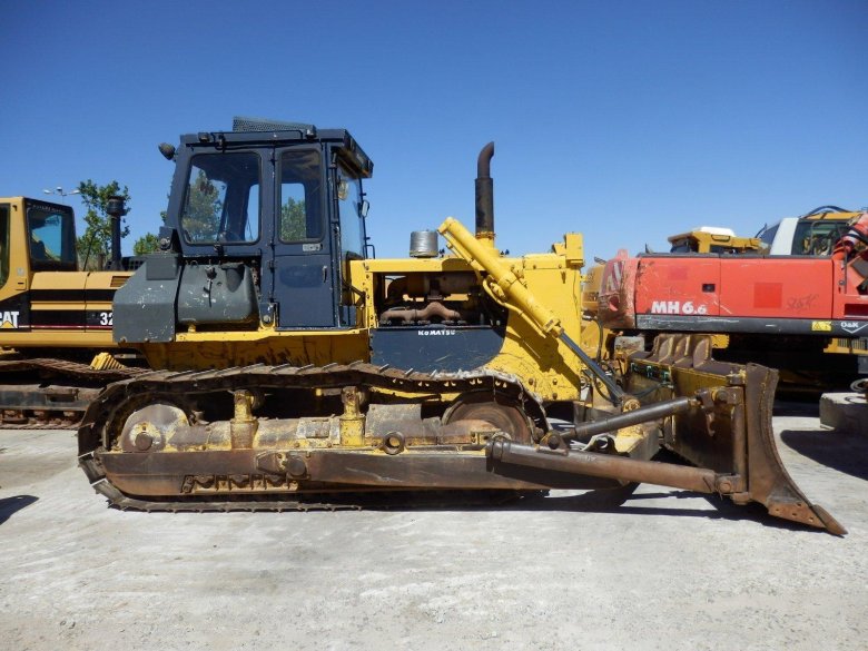 Бульдозер komatsu d65