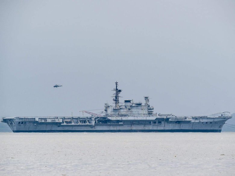 Вираат авианосец