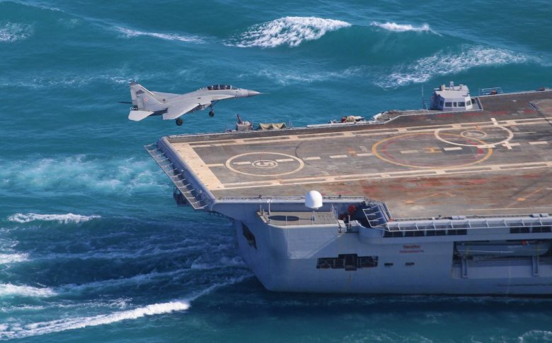 Палуба авианосца