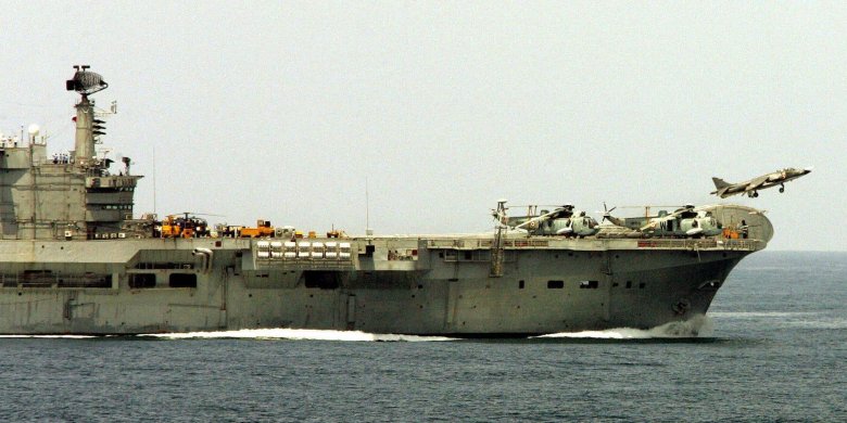 Французский «клемансо» авианосец