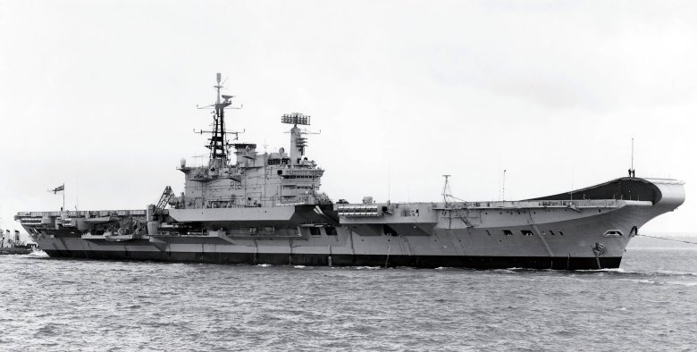 Авианосец гермес 1982