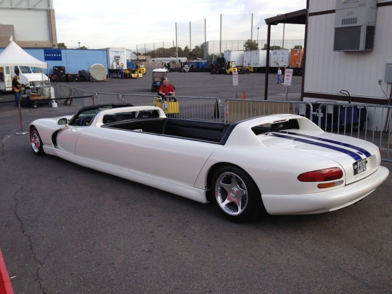 Додж вайпер лимузин