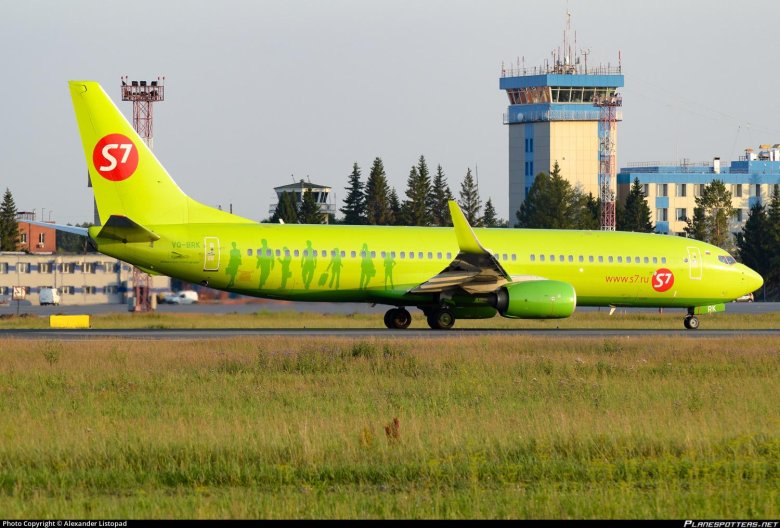 Самолёт s7 airlines boeing 737-800