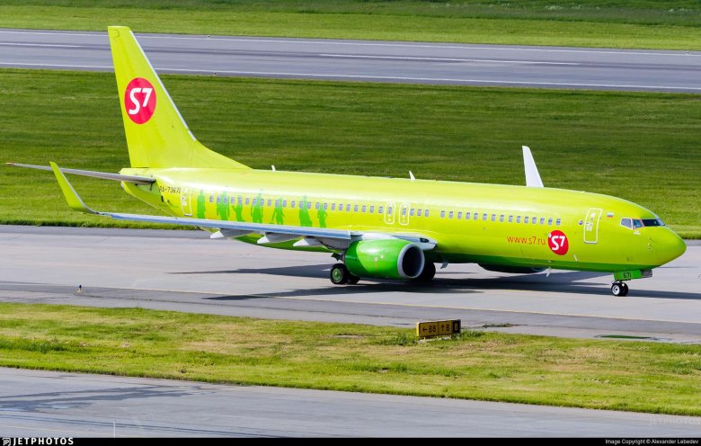 Боинг 737-800 s7