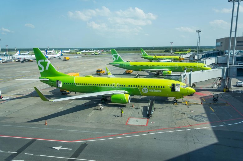 S 7 airlines boeing 737 800