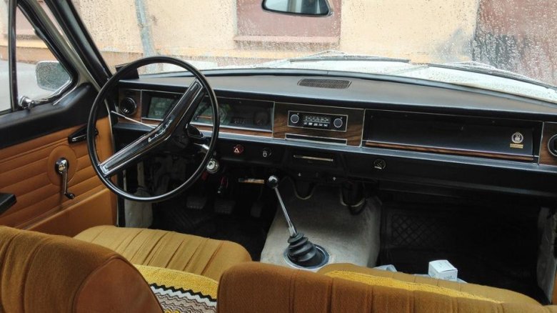 Волга газ 2402 салон