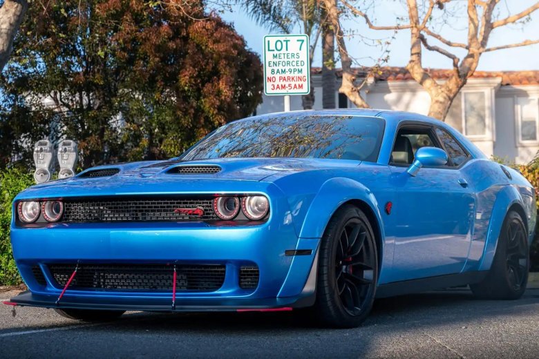 Dodge challenger srt hellcat redeye
