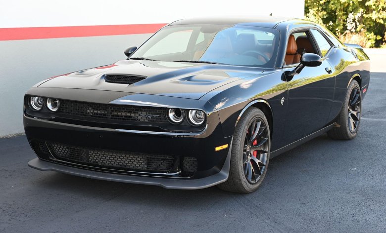 Dodge challenger hellcat