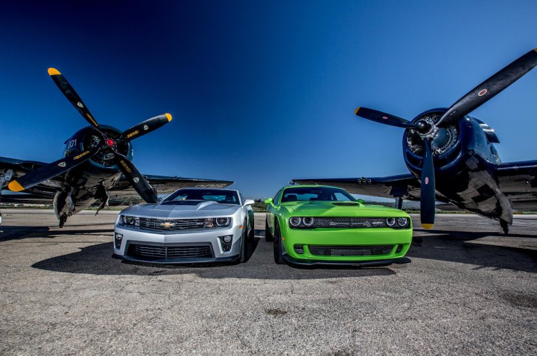 Dodge challenger и chevrolet camaro