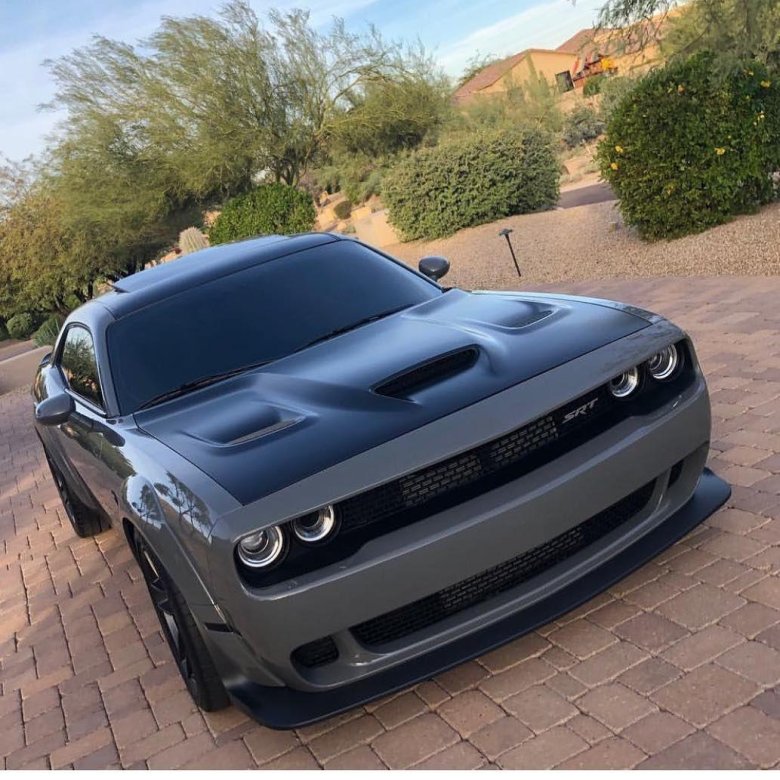 Dodge challenger hellcat