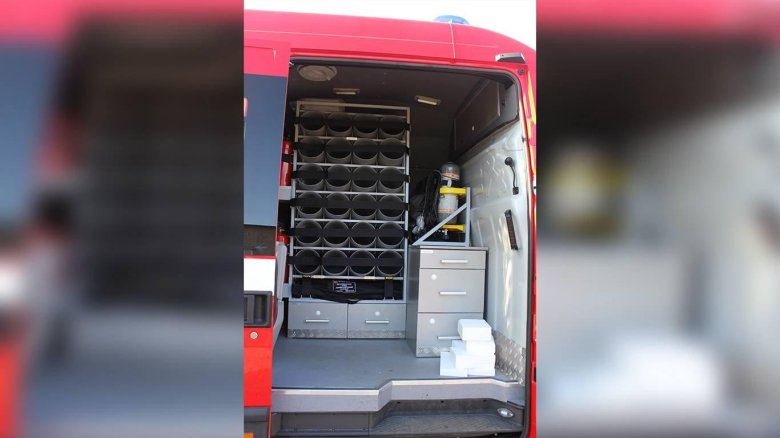 Пожарный автомобиль газодымозащитной службы