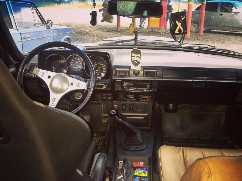 Газ 24 10 салон