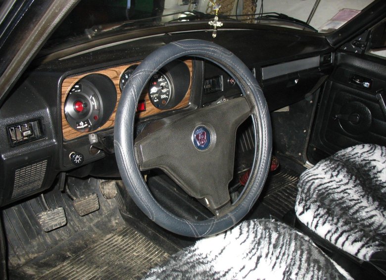 Волга газ 3102 салон торпеда