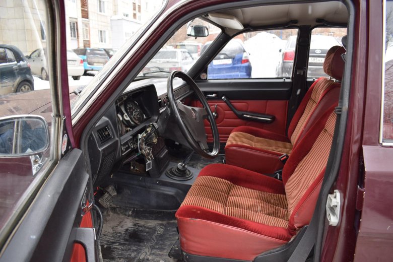 Салон газ 2410