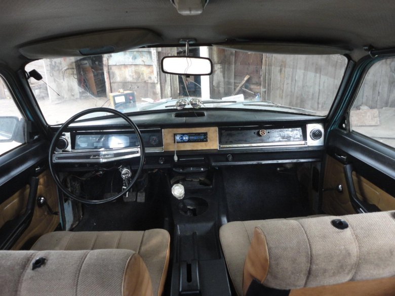 Волга газ 2402 салон