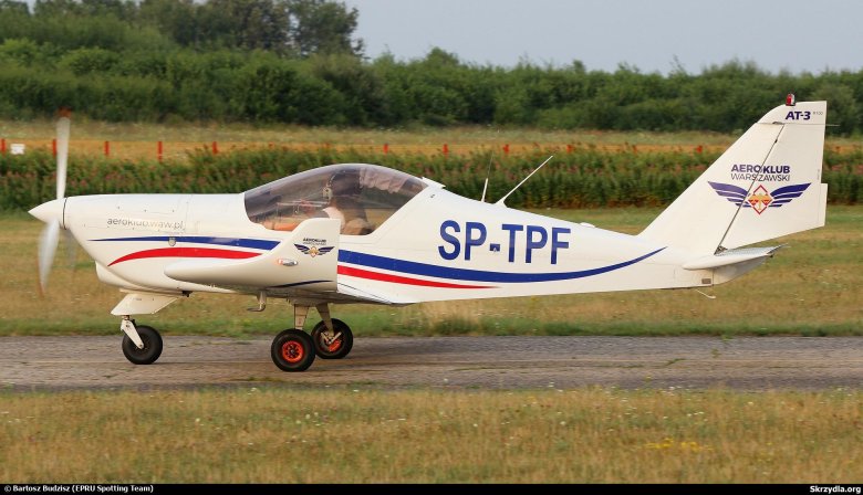 Двухместный самолет