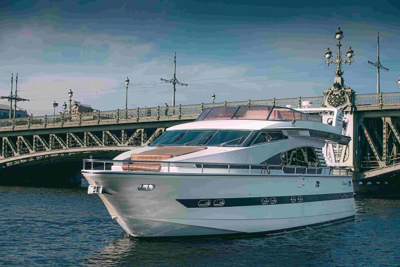 Яхта элеганс 65