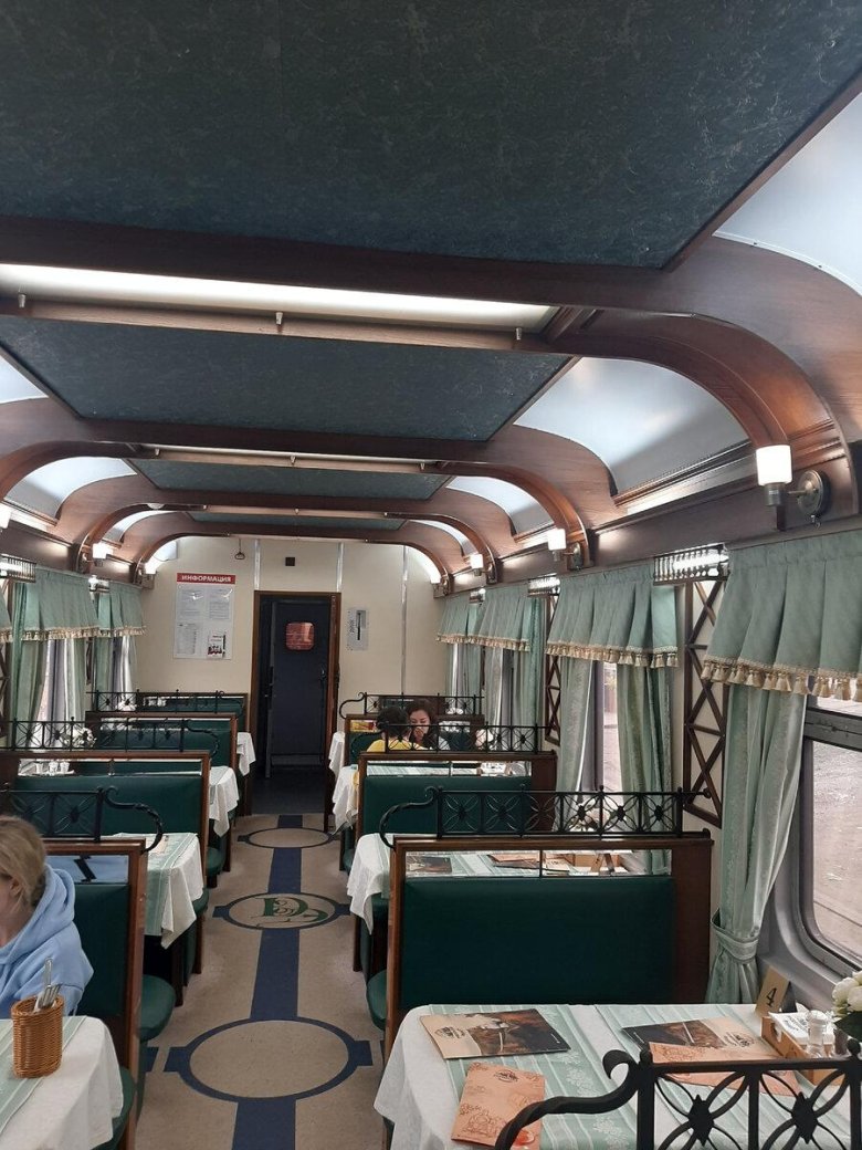 Ретро поезд рускеальский экспресс