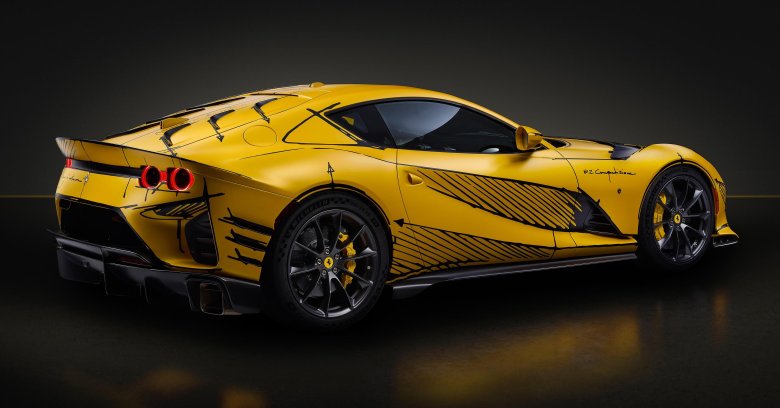 Феррари 812 competizione