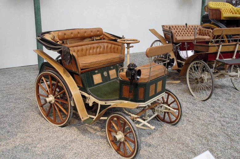 Самые первые автомобили