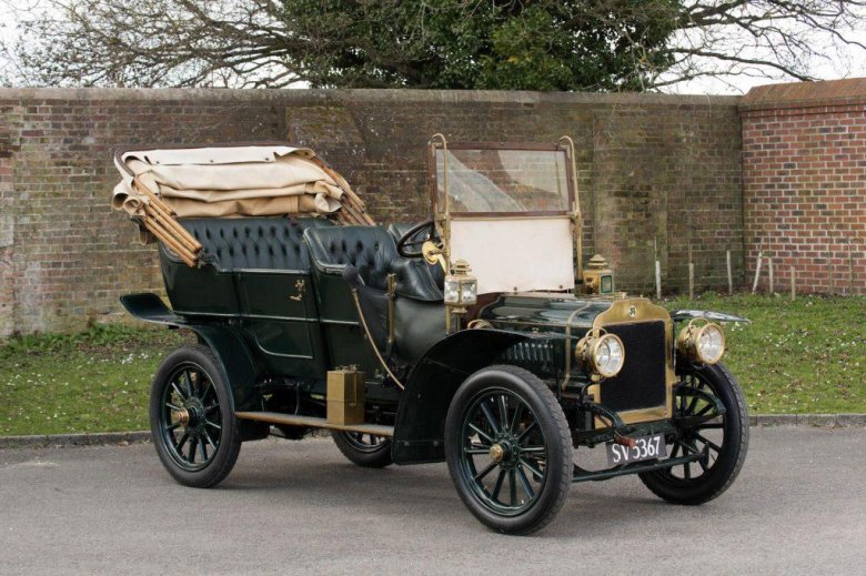 Автомобиль старый