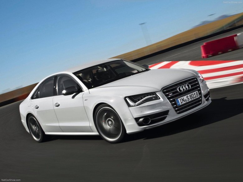 Audi s8 2013