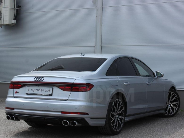 Ауди с 8