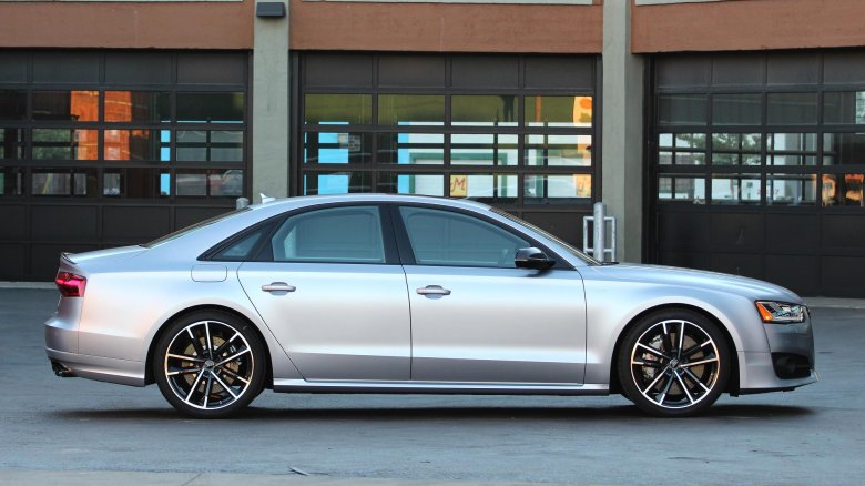 Audi s8 2016