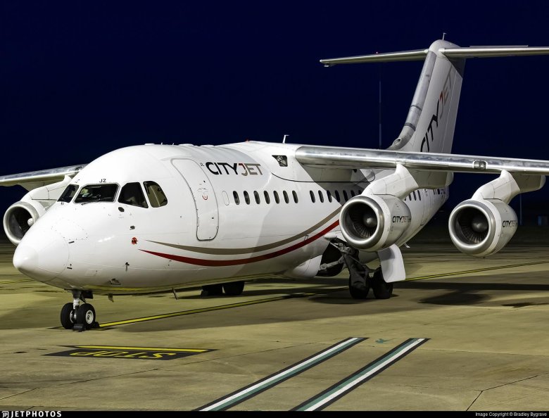 Avro rj85