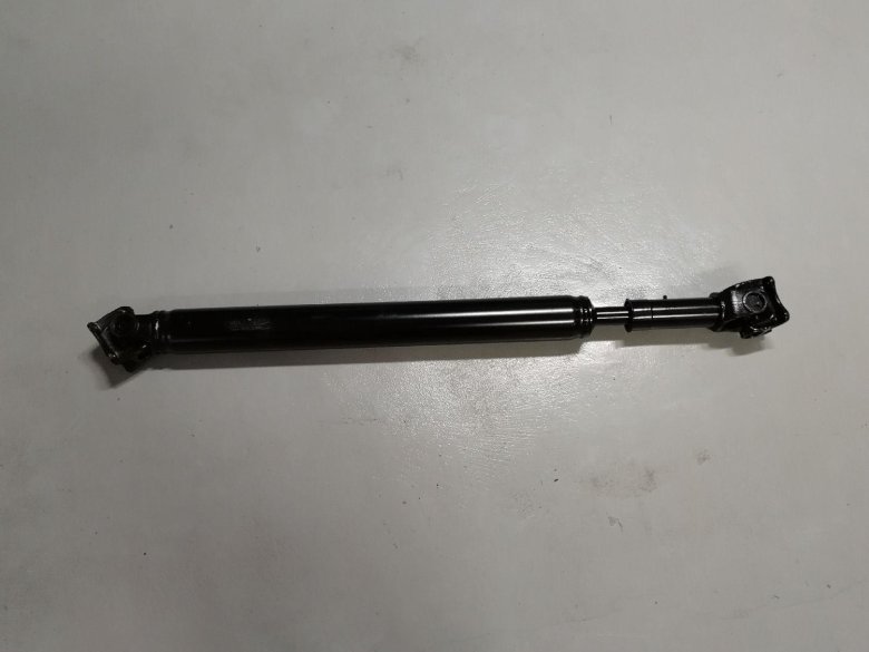 Карданный вал передний