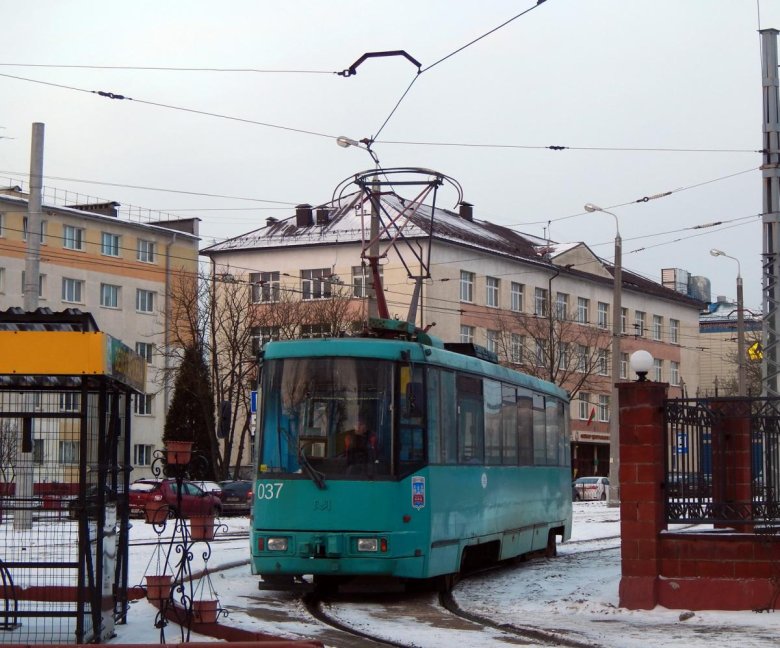 Трамвай бкм 60102