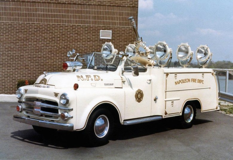 Старые грузовики