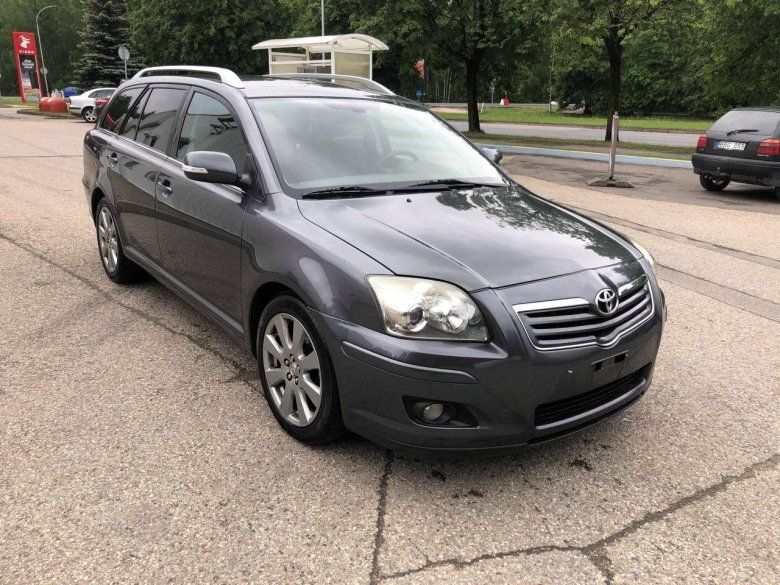 Toyota avensis 2005 универсал