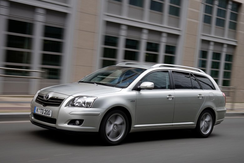 Toyota avensis ii